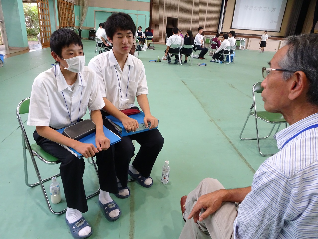 トークフォークダンス会場の様子