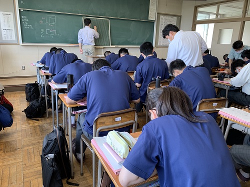 機械工学科紹介12 機械工学科紹介12