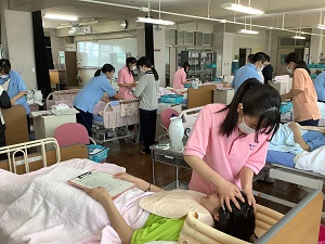 洗髪実習 (2)