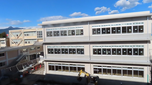 建設中校舎
