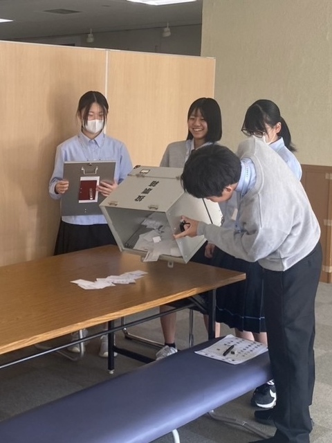 選挙の様子