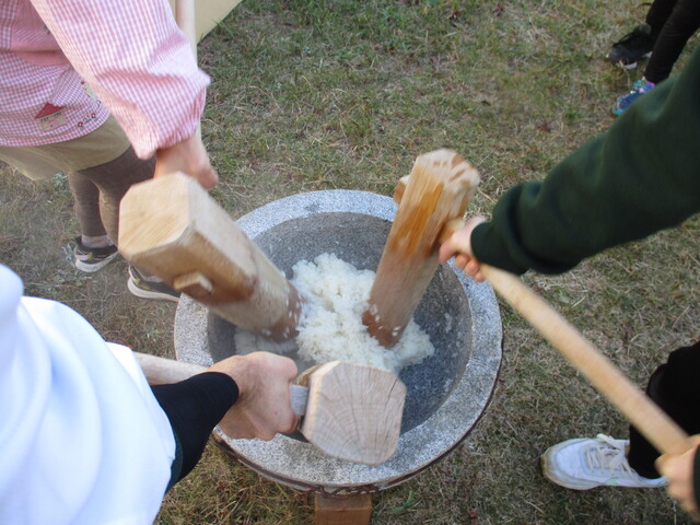 もちごめをつぶす