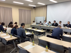 役員会