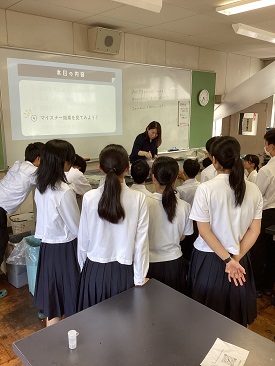 伊東先生を囲う