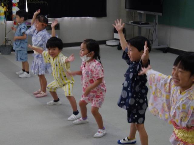 だんす「たなばたぷーるびらき」