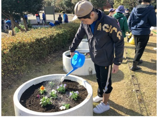 中学部　花植え５
