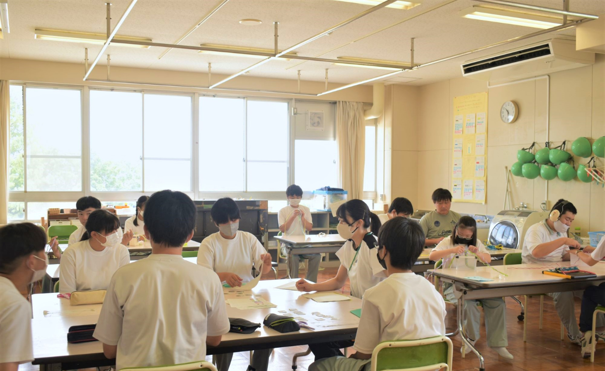 キービジュアル4