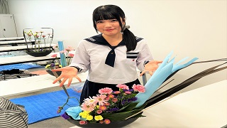 生け花の魅力輝く 創作生け花のコンテスト 園芸科学系列生 優秀賞受賞