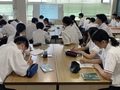 学ぶ生徒の様子