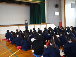 ５