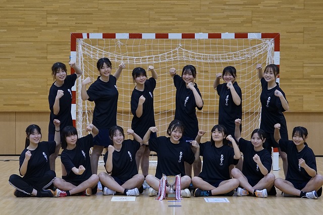 ハンド女子新人県８