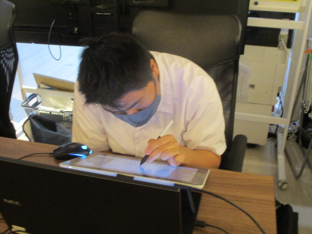 B型：イラスト制作