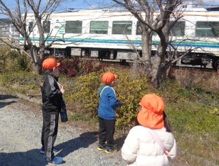 岡地駅