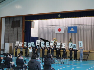 ５