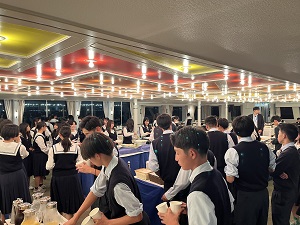 ディナークルーズ