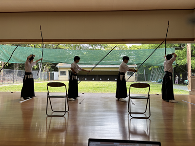 男子３