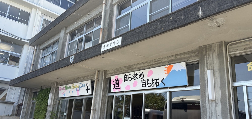 キービジュアル6