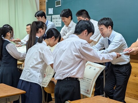 珠算表彰（下平君、斎藤さん）