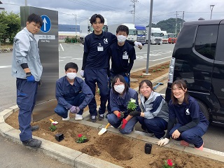 ゲートウェイ函南での花壇づくり