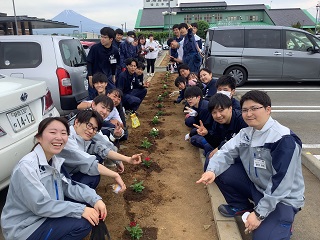ゲートウェイ函南での花壇づくり