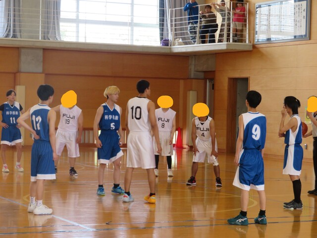 １