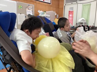 月をさわる