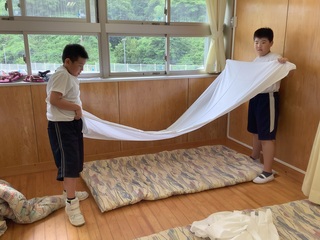 布団敷き