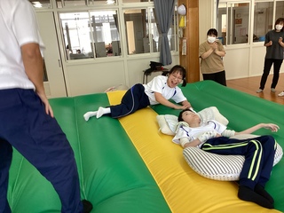 高　トランポリン４