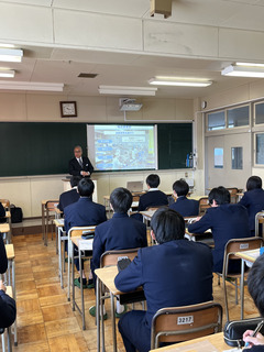 ２