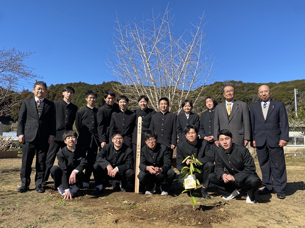 ３年生記念植樹