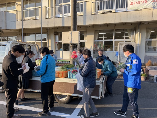 販売