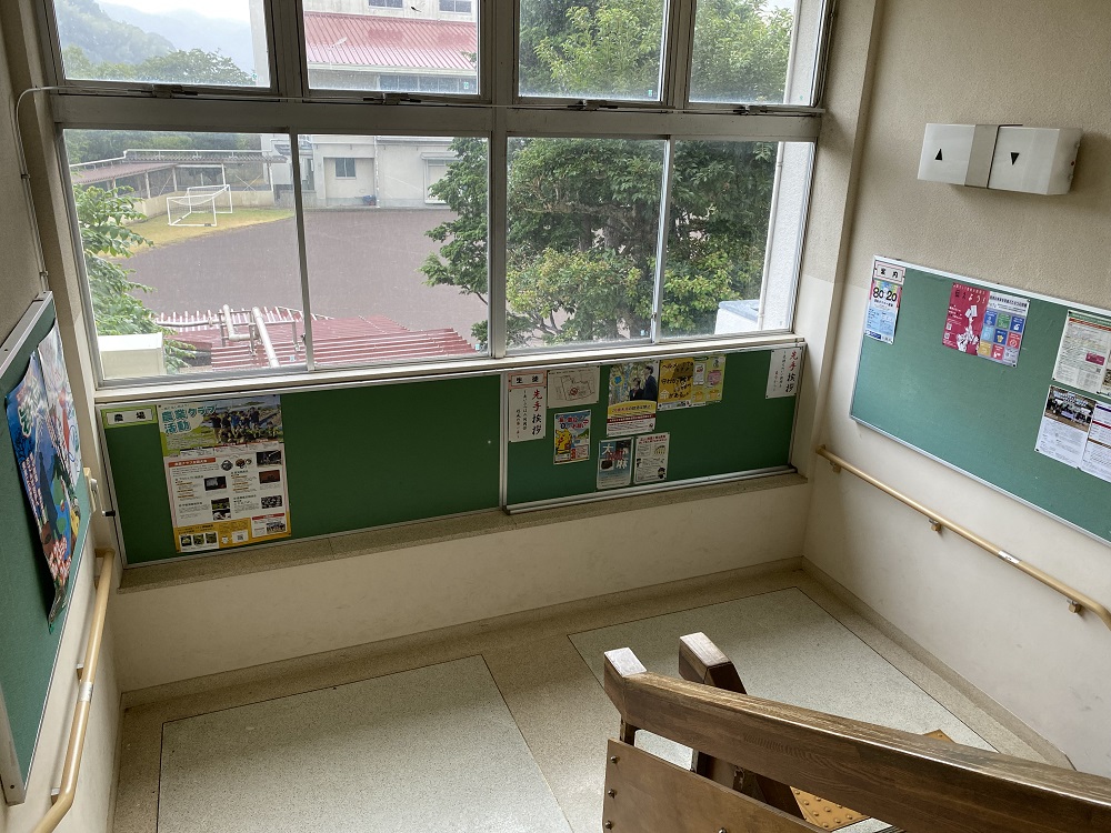 年間行事予定・校則