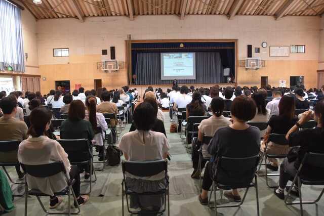 １年進路講演会_3498