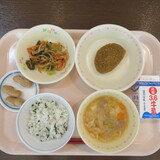 調理されたチンゲンサイが使われた給食