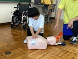 心肺蘇生をしている生徒③
