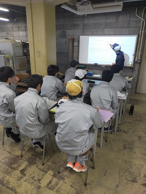 R6２年実習機械１
