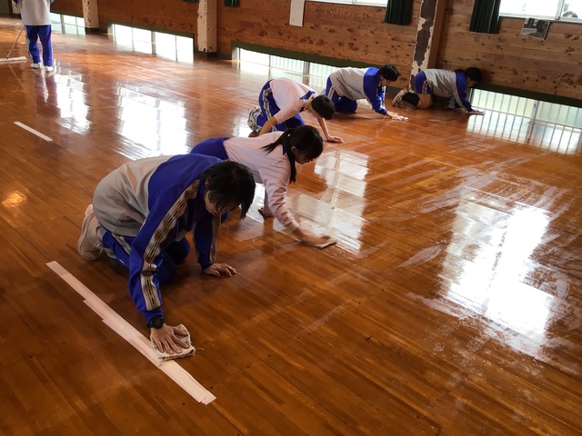 卒業式会場準備③