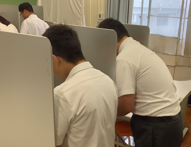 投票①