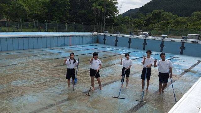 プール掃除２