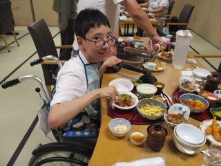 ホテル食事