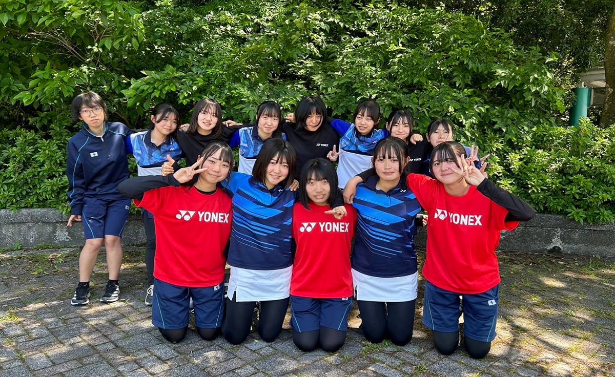 女子テニス部