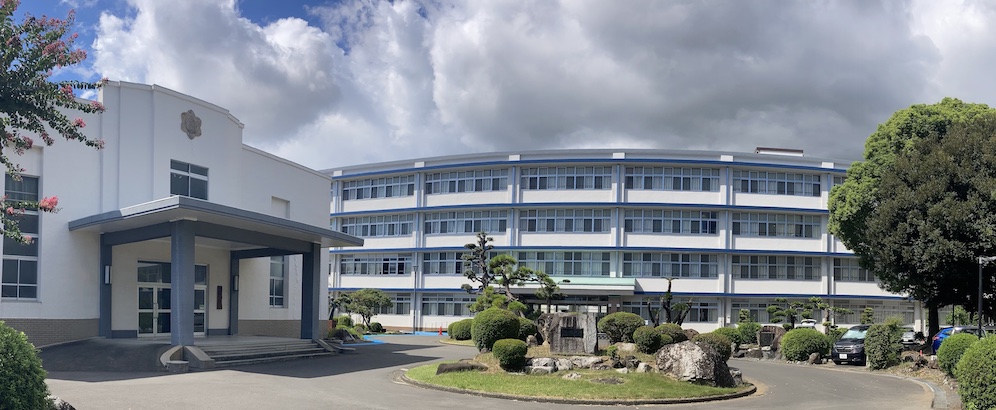 校舎正面