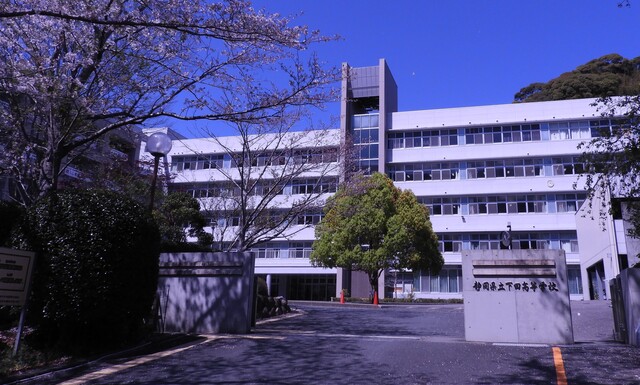 校舎（桜）
