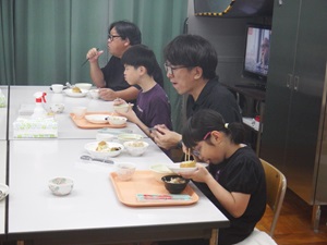 ４　夕食