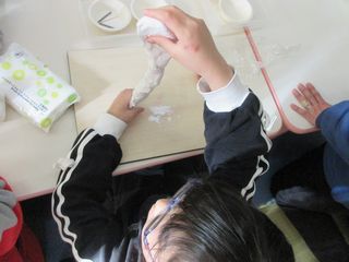 「びろーん」のだるまを作りました