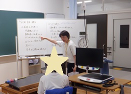 歩行指導の様子② 教室で振り返り