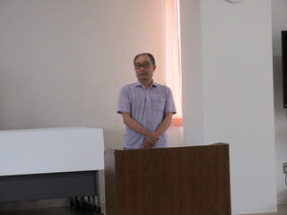 高等部保健理療科生徒の発表 高等部保健理療科の代表生徒がスピーチをしている