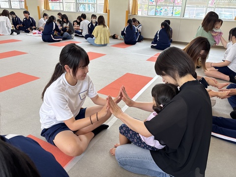 高校生とタッチ