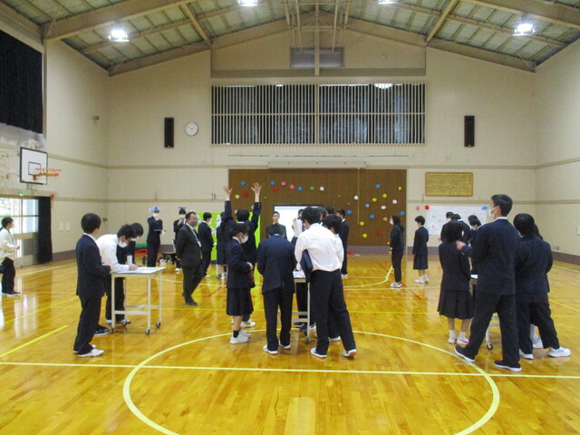 イントロクイズをしました。