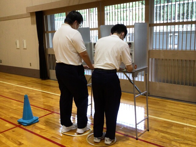 投票の様子